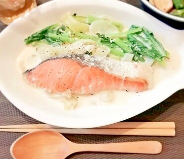 【フライパン】鮭と小松菜のクリーム煮【小麦粉なし】
